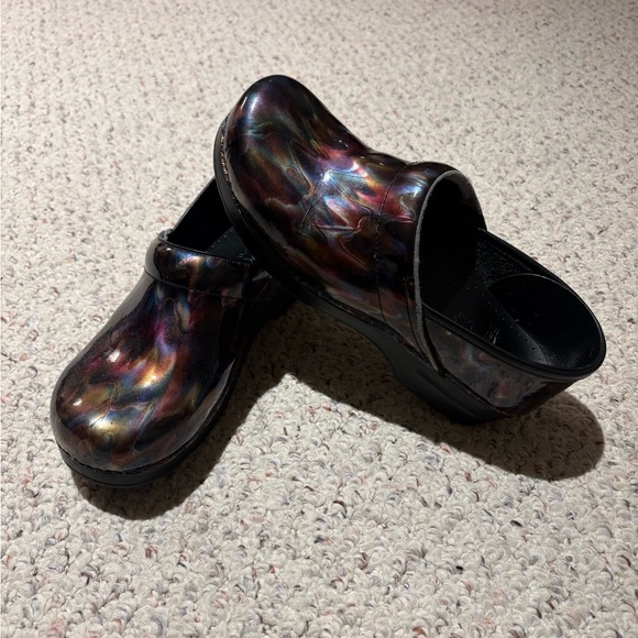 Dansko Shoes - Dansko Clogs